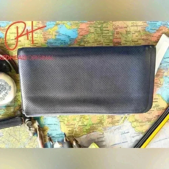 Hermes Voyager Long wallet with matching zipperred inserts- 100% authentic - Picture 1 of 13